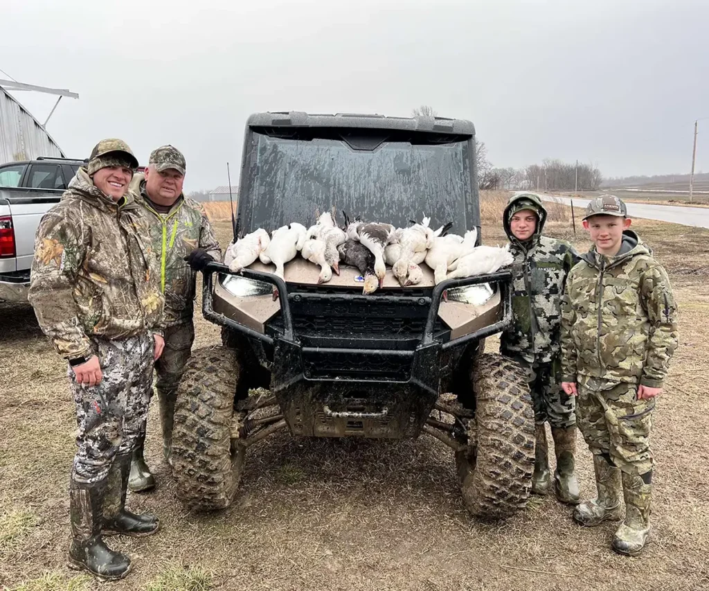 Spring snow goose hunting season - waterfowl guided hunts - arkansas goose hunts - illinois goose hunts